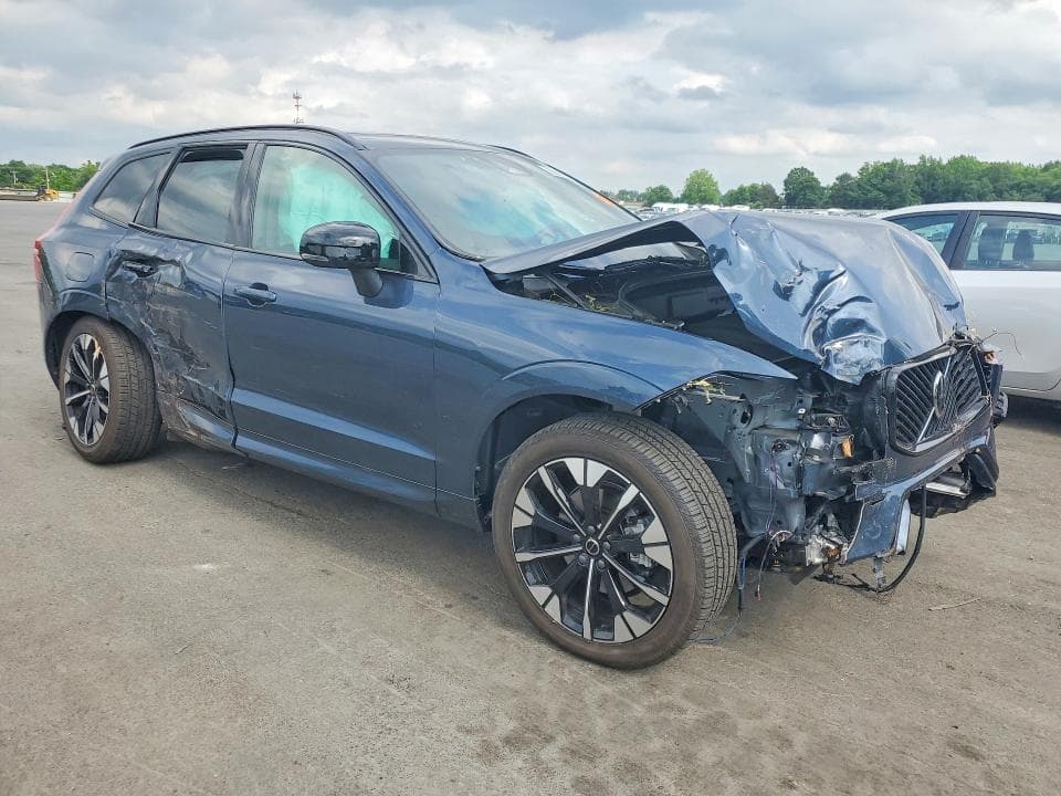 2026 VOLVO XC60 PLUS 4