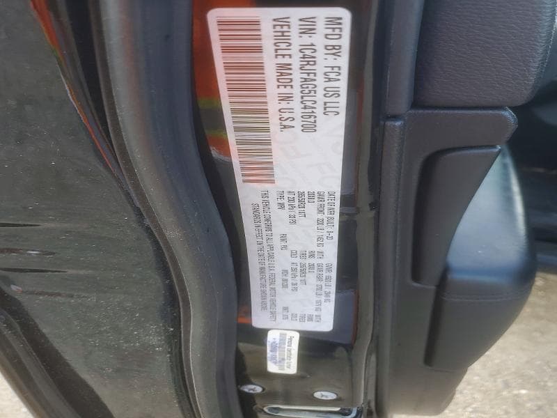 2020 JEEP GRAND CHEROKEE LAREDO 12
