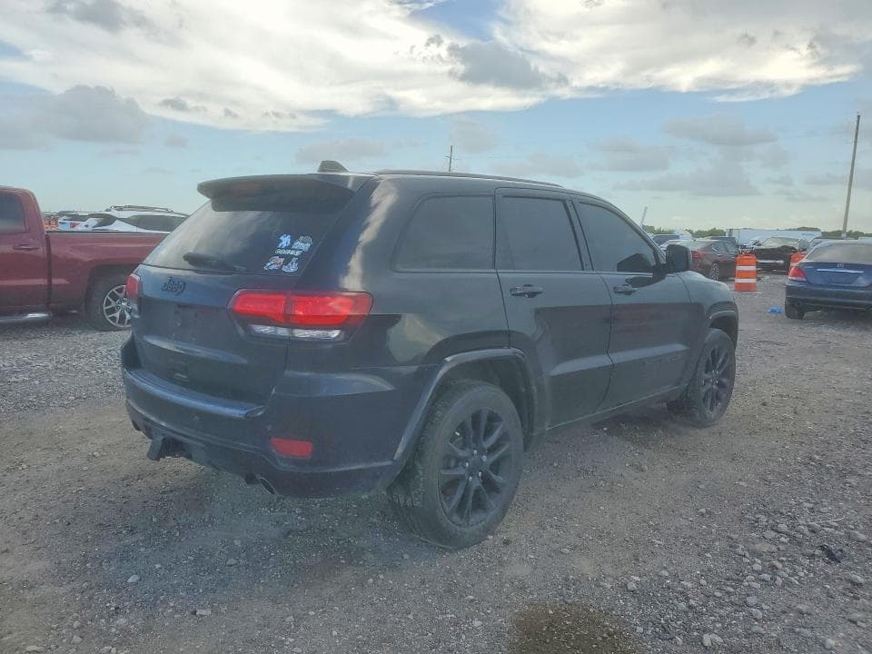 2020 JEEP GRAND CHEROKEE LAREDO 3