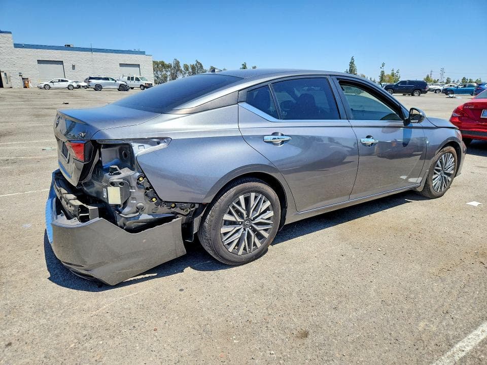 2023 NISSAN ALTIMA SV 3