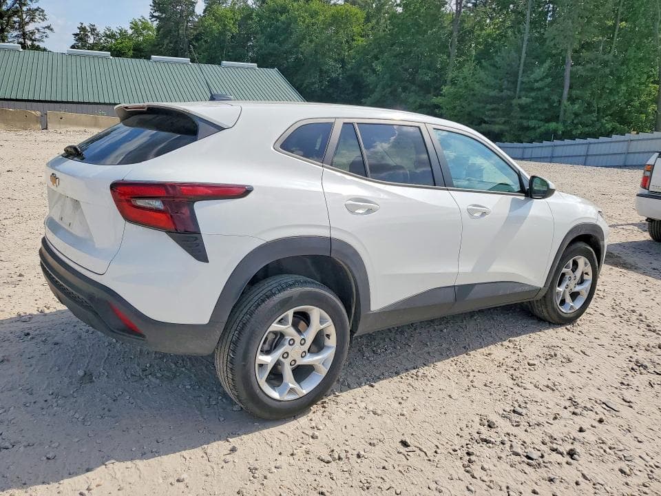 2025 CHEVROLET TRAX LS 3
