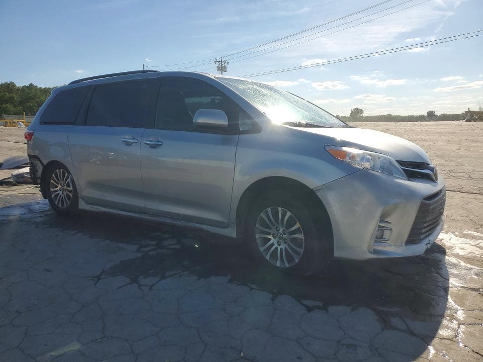 2019 TOYOTA SIENNA XLE PREMIUM 8-PASSENGER 4