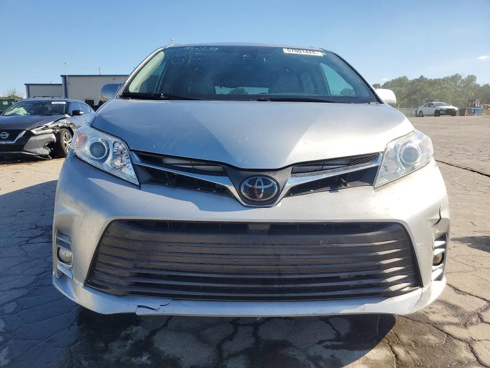 2019 TOYOTA SIENNA XLE PREMIUM 8-PASSENGER 5