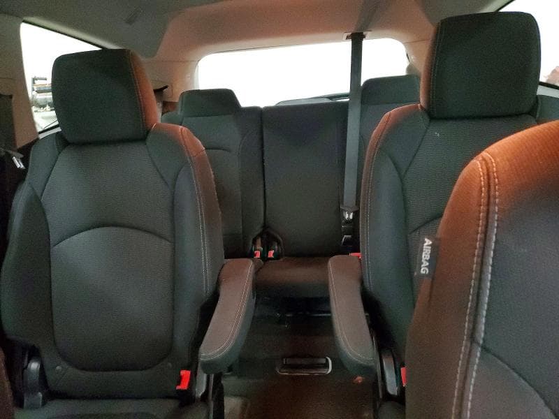 2016 CHEVROLET TRAVERSE LT LT 10