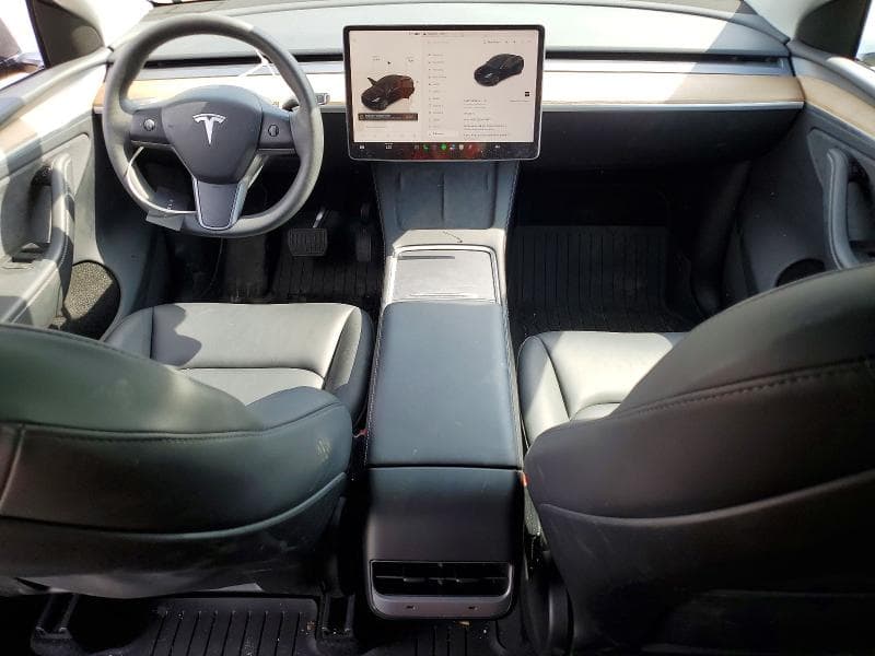 2023 TESLA MODEL Y 8