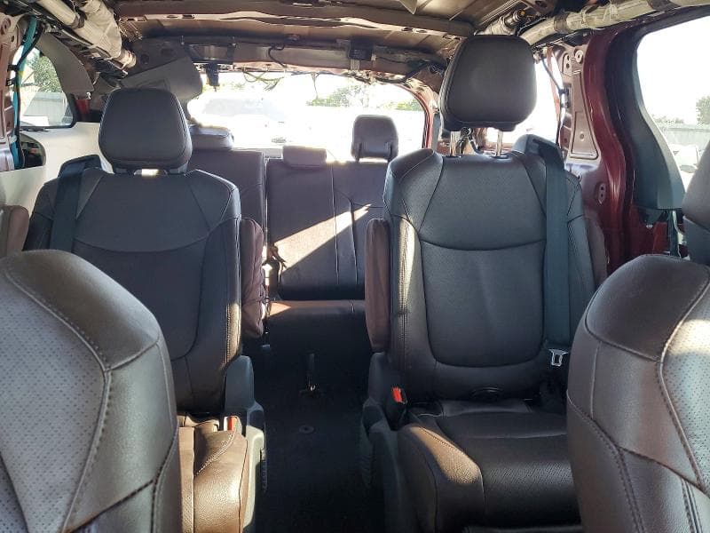 2024 TOYOTA SIENNA PLATINUM 7-PASSENGER 10