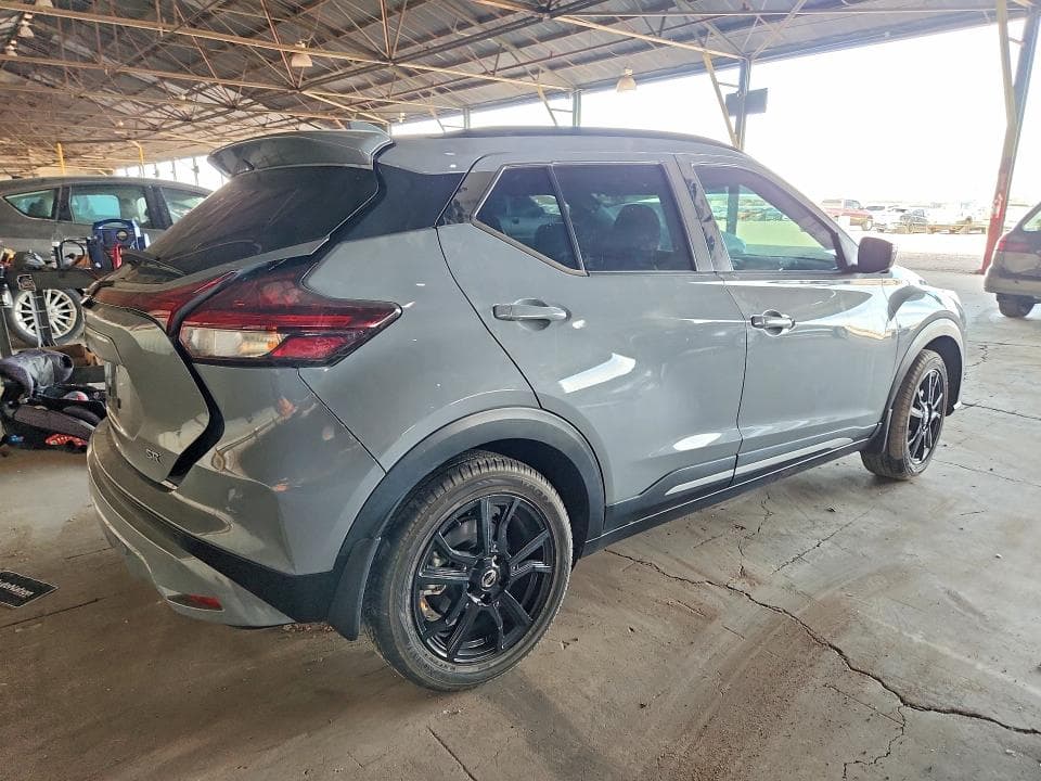2021 NISSAN KICKS SR 3
