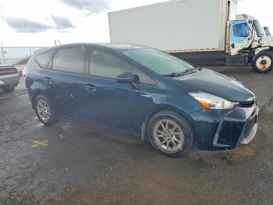 2017 TOYOTA PRIUS V TWO TWO 4