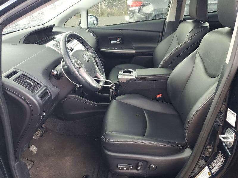 2017 TOYOTA PRIUS V TWO TWO 7