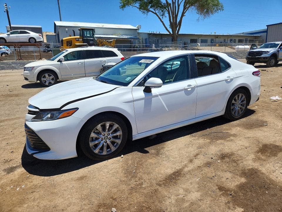 2018 TOYOTA CAMRY LE LE - 1