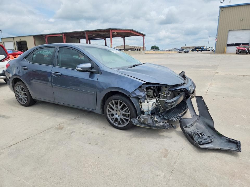 2017 TOYOTA COROLLA SE 4