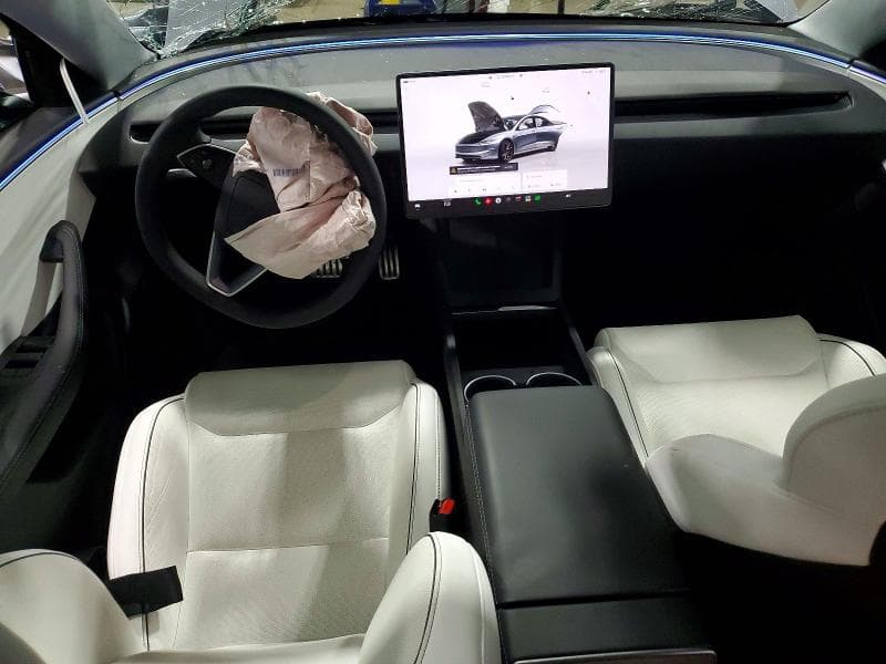 2025 TESLA MODEL 3 8