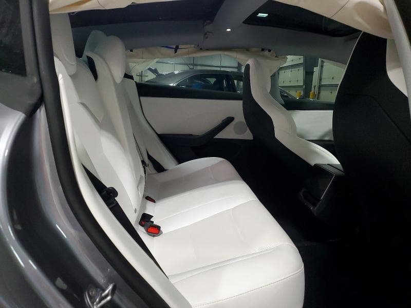2025 TESLA MODEL 3 10
