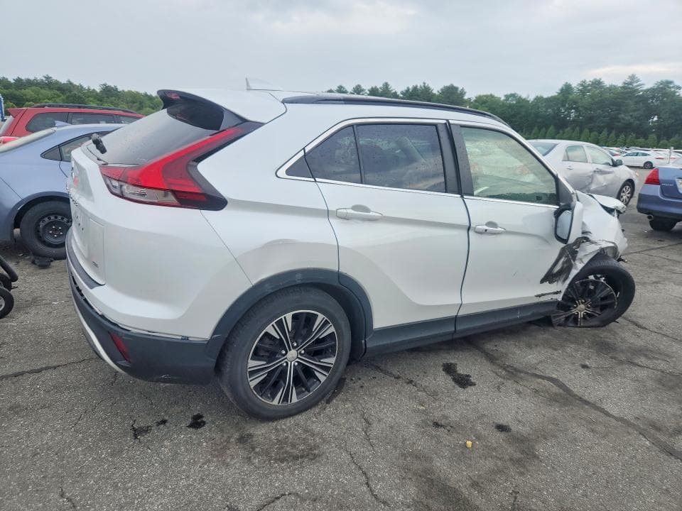 2022 MITSUBISHI ECLIPSE CROSS SE 3