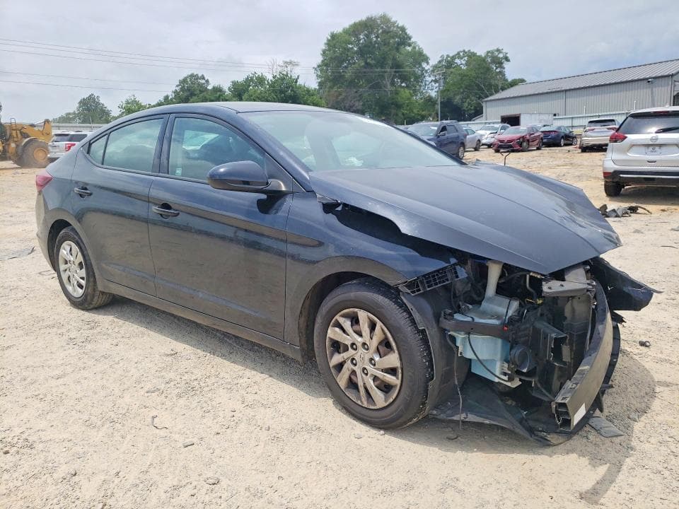 2019 HYUNDAI ELANTRA SE 4