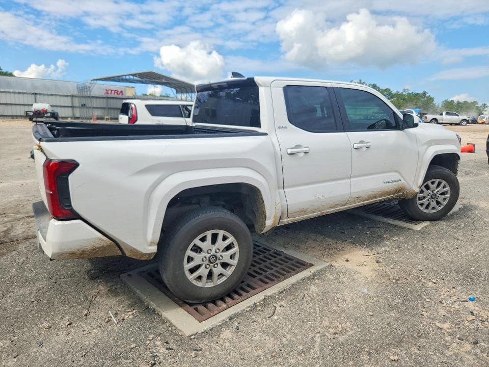 2025 TOYOTA TACOMA 3