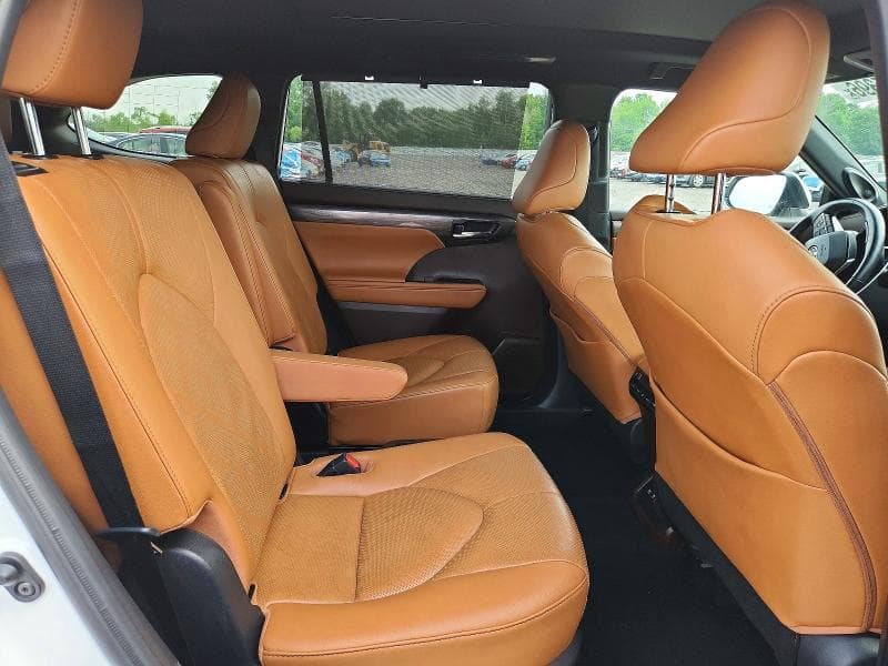 2020 TOYOTA HIGHLANDER HYBRID PLATINUM 11