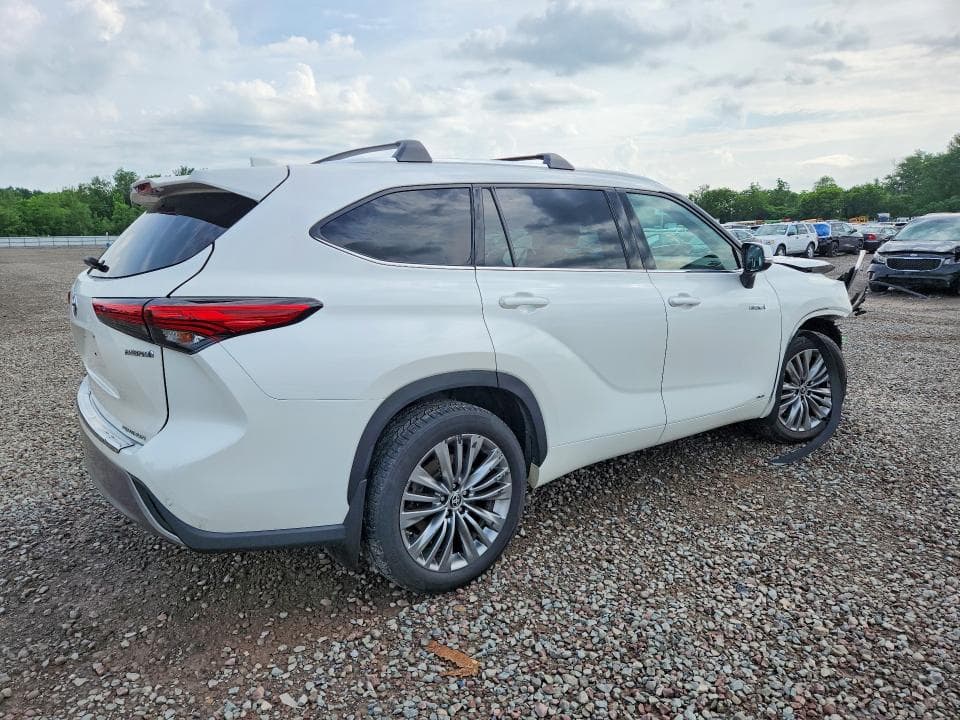 2020 TOYOTA HIGHLANDER HYBRID PLATINUM 3