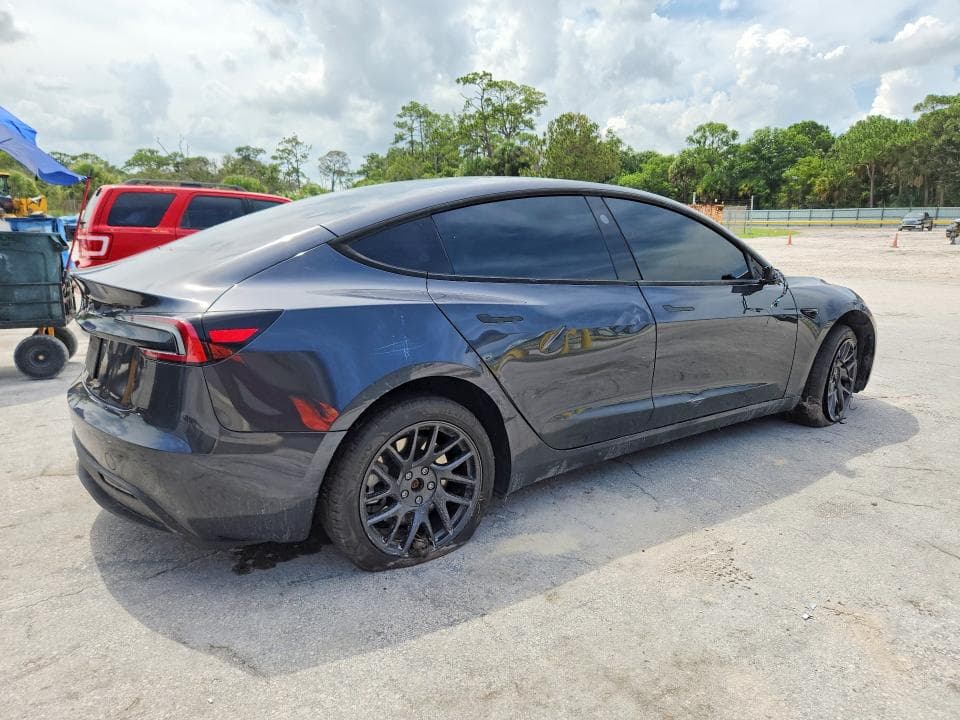 2025 TESLA MODEL 3 3