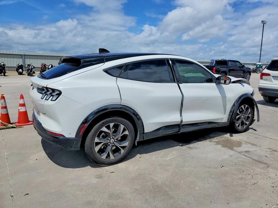 2022 FORD MUSTANG MACH-E PREMIUM 3