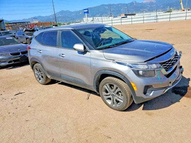2023 KIA SELTOS LX 4