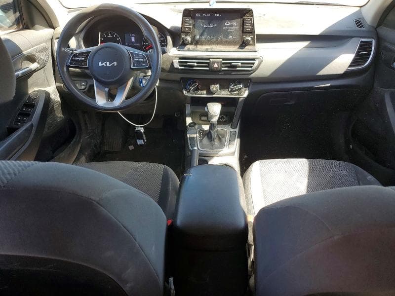 2023 KIA SELTOS LX 8