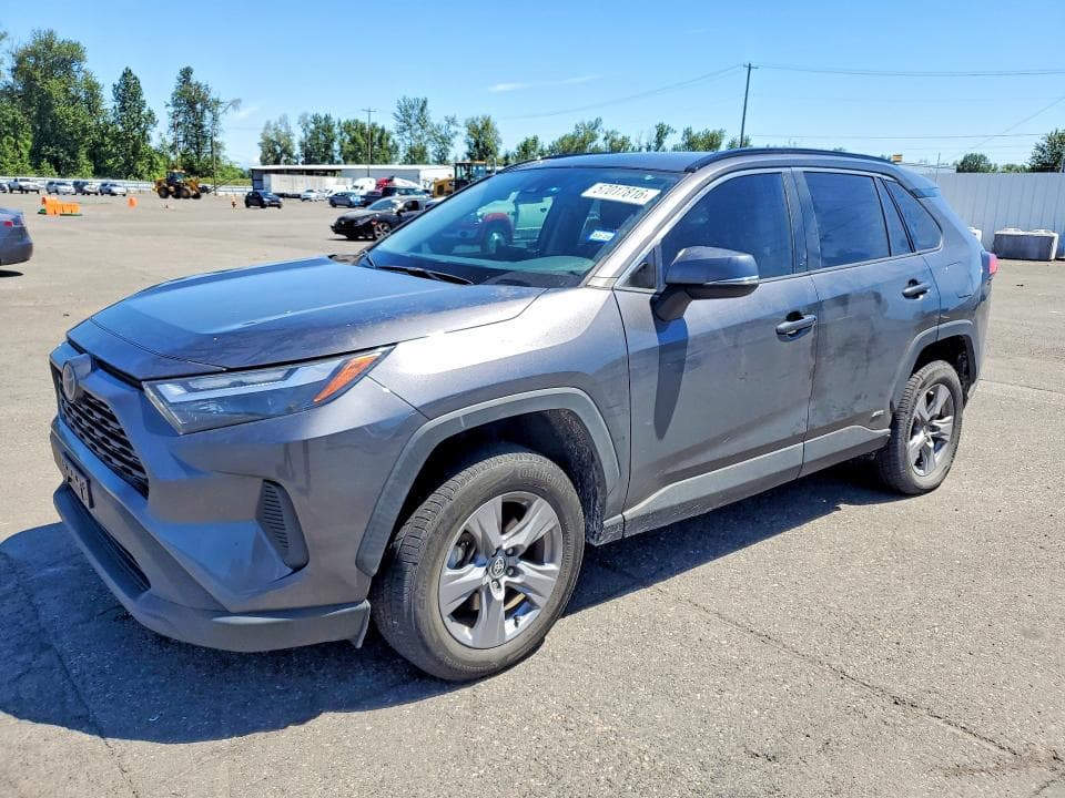 2022 TOYOTA RAV4 XLE - 1