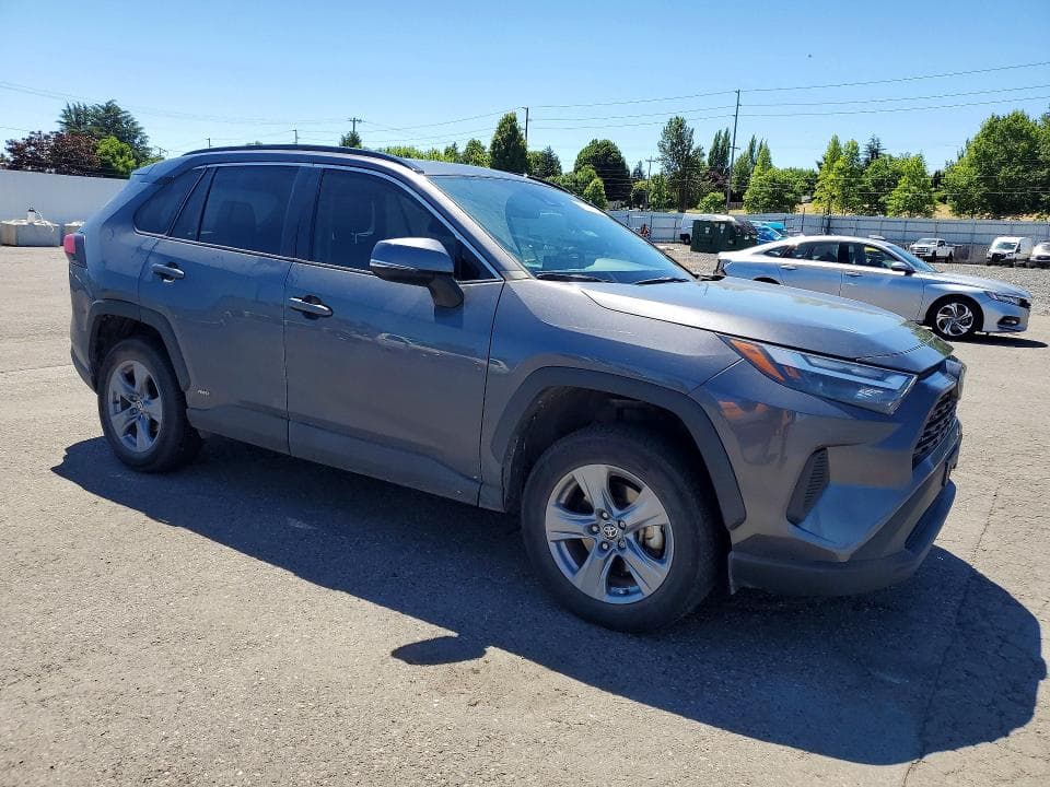 2022 TOYOTA RAV4 XLE 4