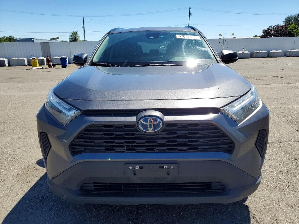 2022 TOYOTA RAV4 XLE 5