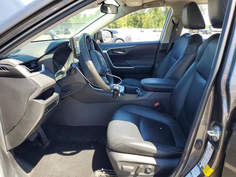 2022 TOYOTA RAV4 XLE 7