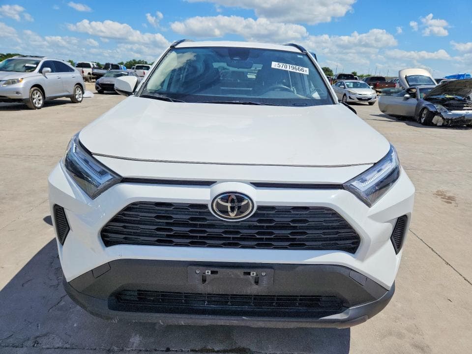 2024 TOYOTA RAV4 XLE XLE 5