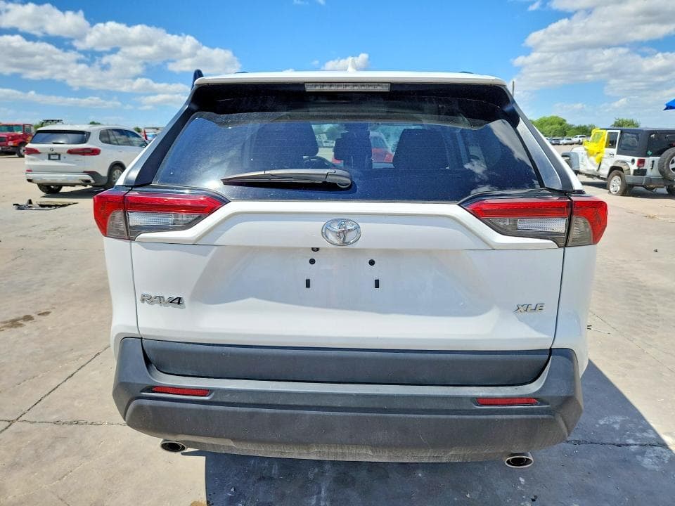 2024 TOYOTA RAV4 XLE XLE 6