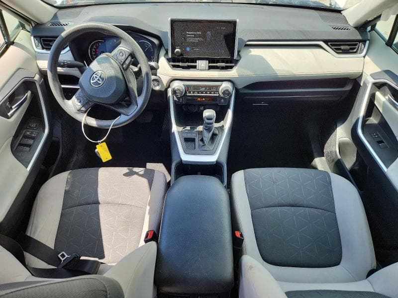 2024 TOYOTA RAV4 XLE XLE 8