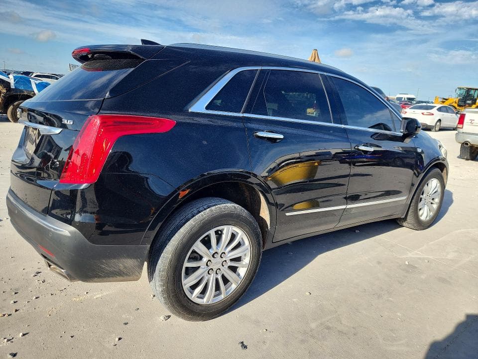 2019 CADILLAC XT5 3