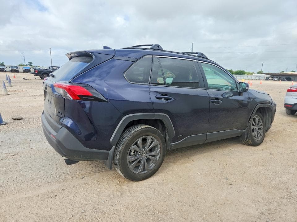 2024 TOYOTA RAV4 XLE PREMIUM 3
