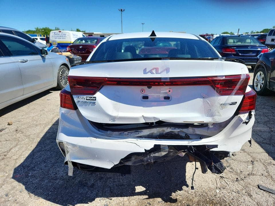 2023 KIA FORTE GT LINE 6