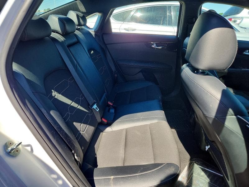 2023 KIA FORTE GT LINE 10
