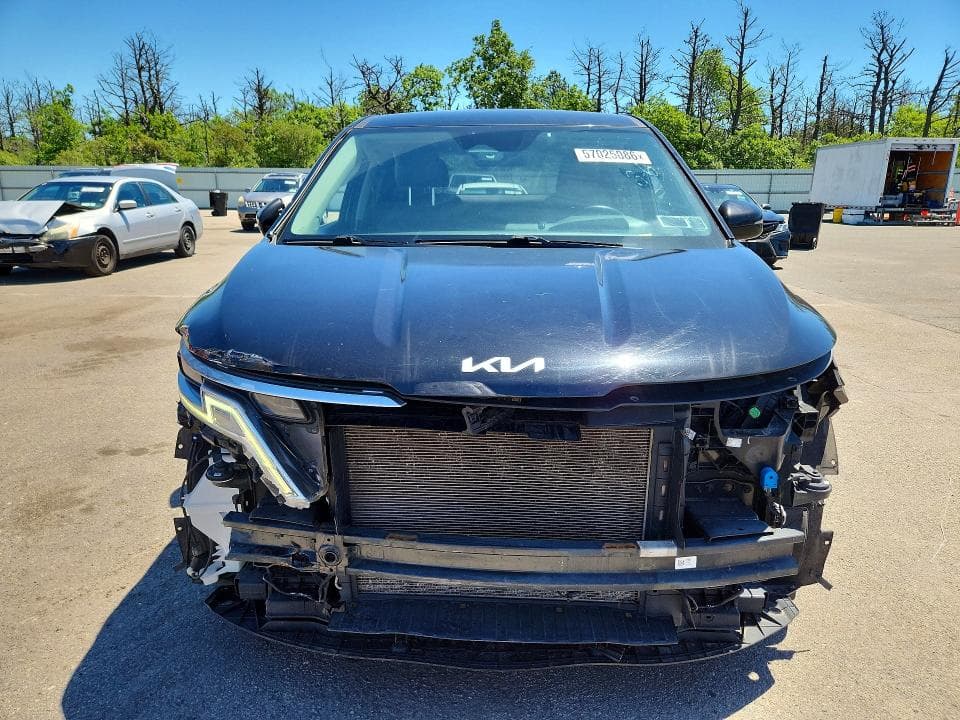 2022 KIA CARNIVAL LX 5
