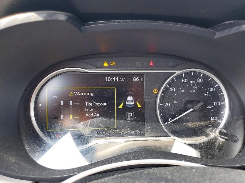 2021 NISSAN VERSA 9