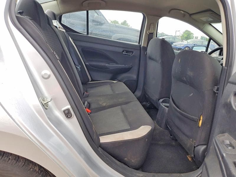 2021 NISSAN VERSA 10