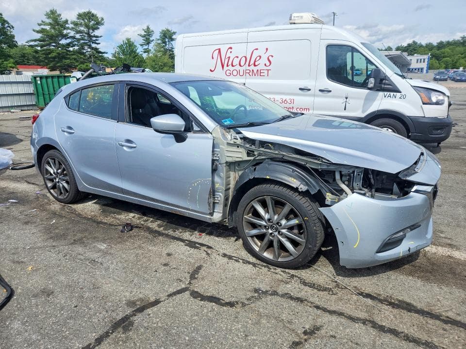 2018 MAZDA 3 TOURING 4