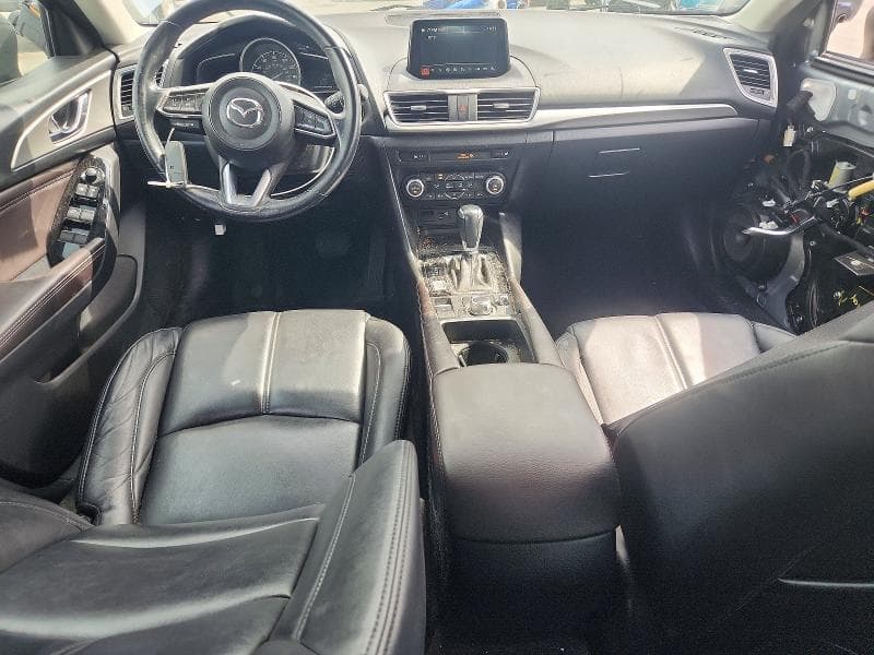 2018 MAZDA 3 TOURING 8