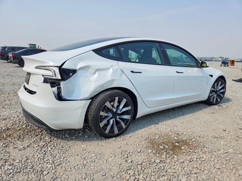 2025 TESLA MODEL 3 3
