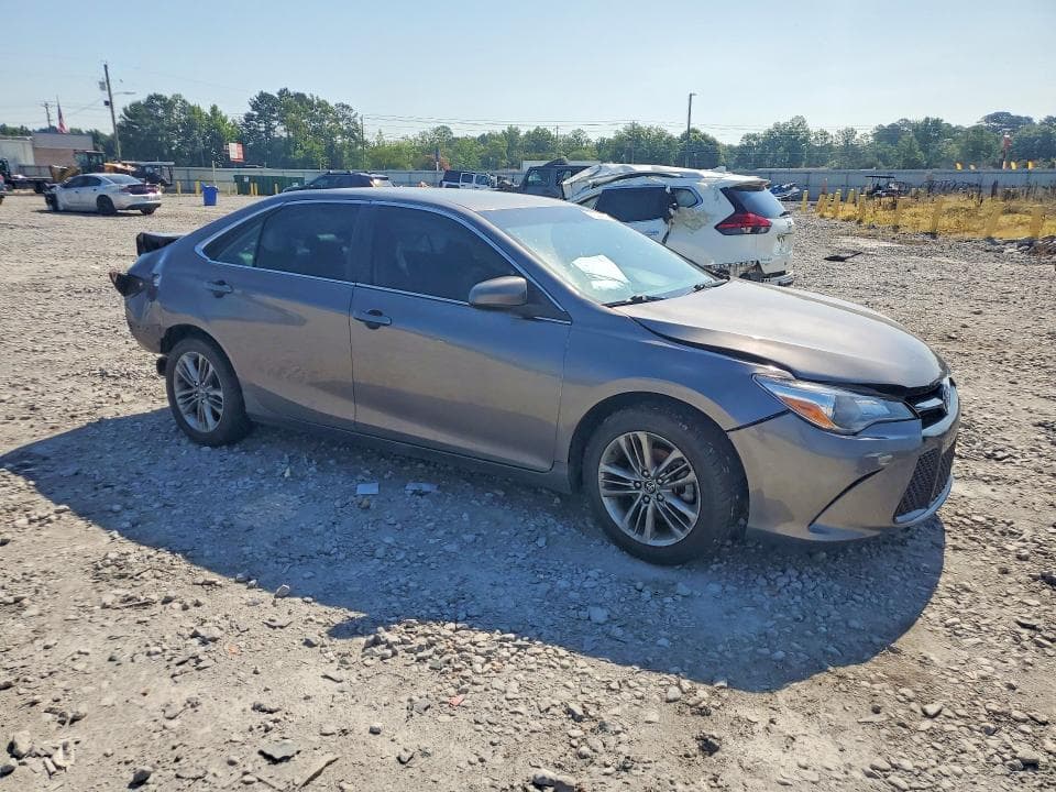 2017 TOYOTA CAMRY SE 4