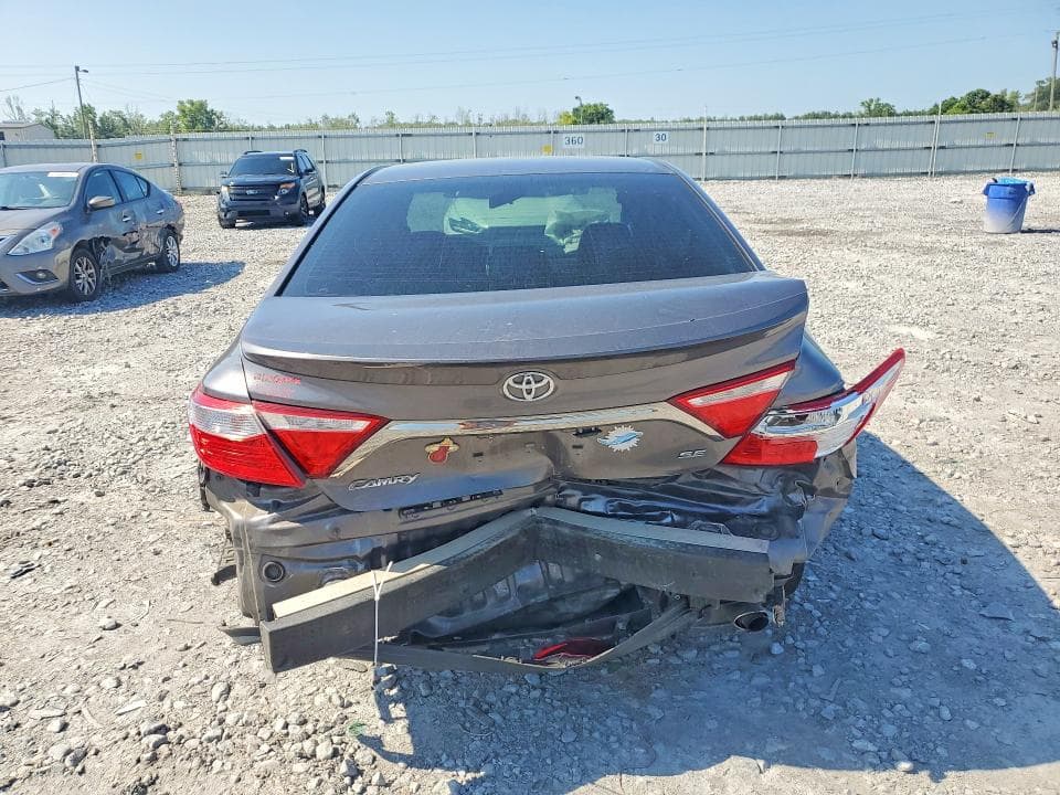 2017 TOYOTA CAMRY SE 6