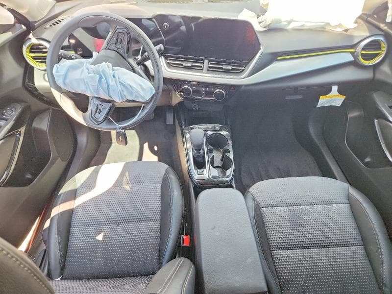 2025 CHEVROLET TRAX 1LT 8
