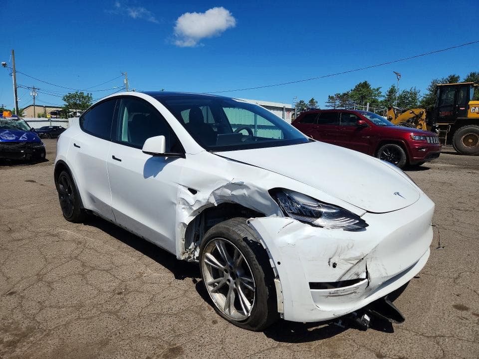 2022 TESLA MODEL Y 4