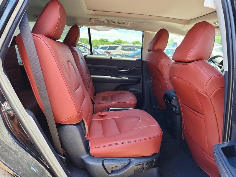2025 TOYOTA GRAND HIGHLANDER XLE 11