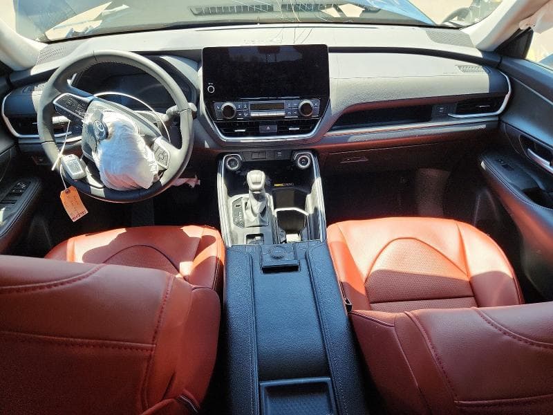 2025 TOYOTA GRAND HIGHLANDER XLE 8