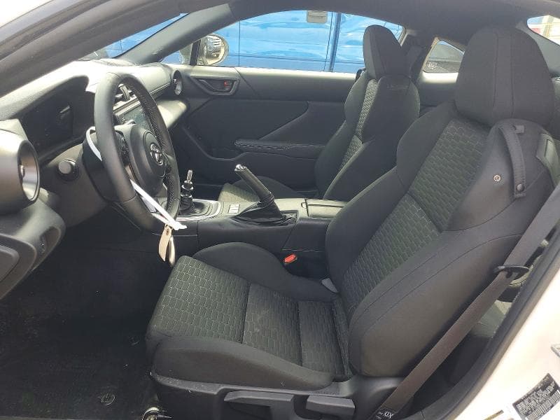 2025 TOYOTA GR86 BASE 7